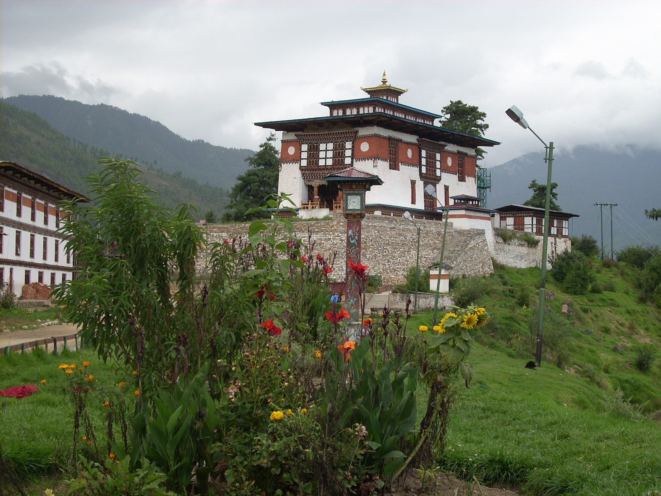 monasteries and passes in bhutan